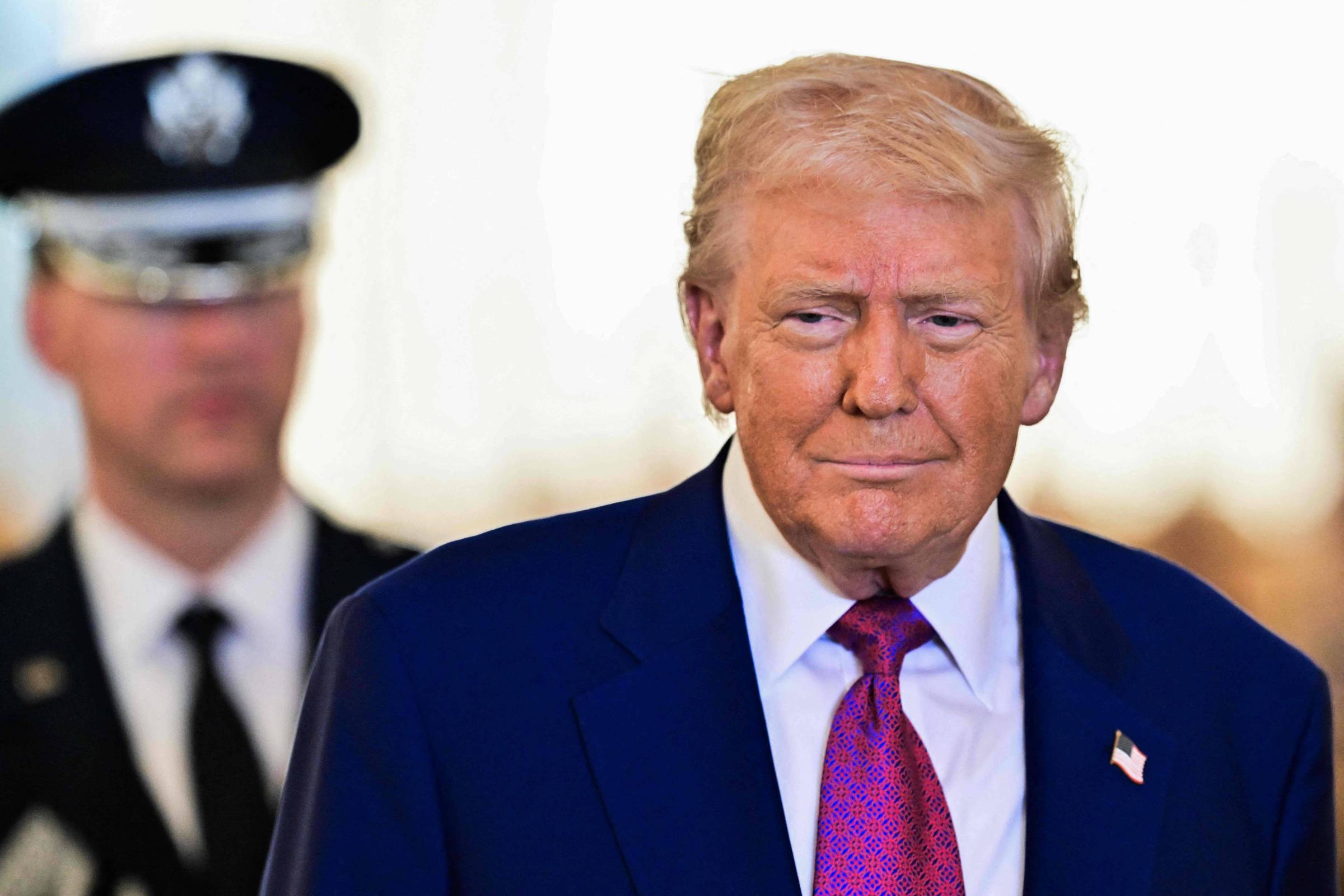 'Muitas pessoas estão morrendo de fome em Gaza', diz Trump nos Emirados Árabes Unidos