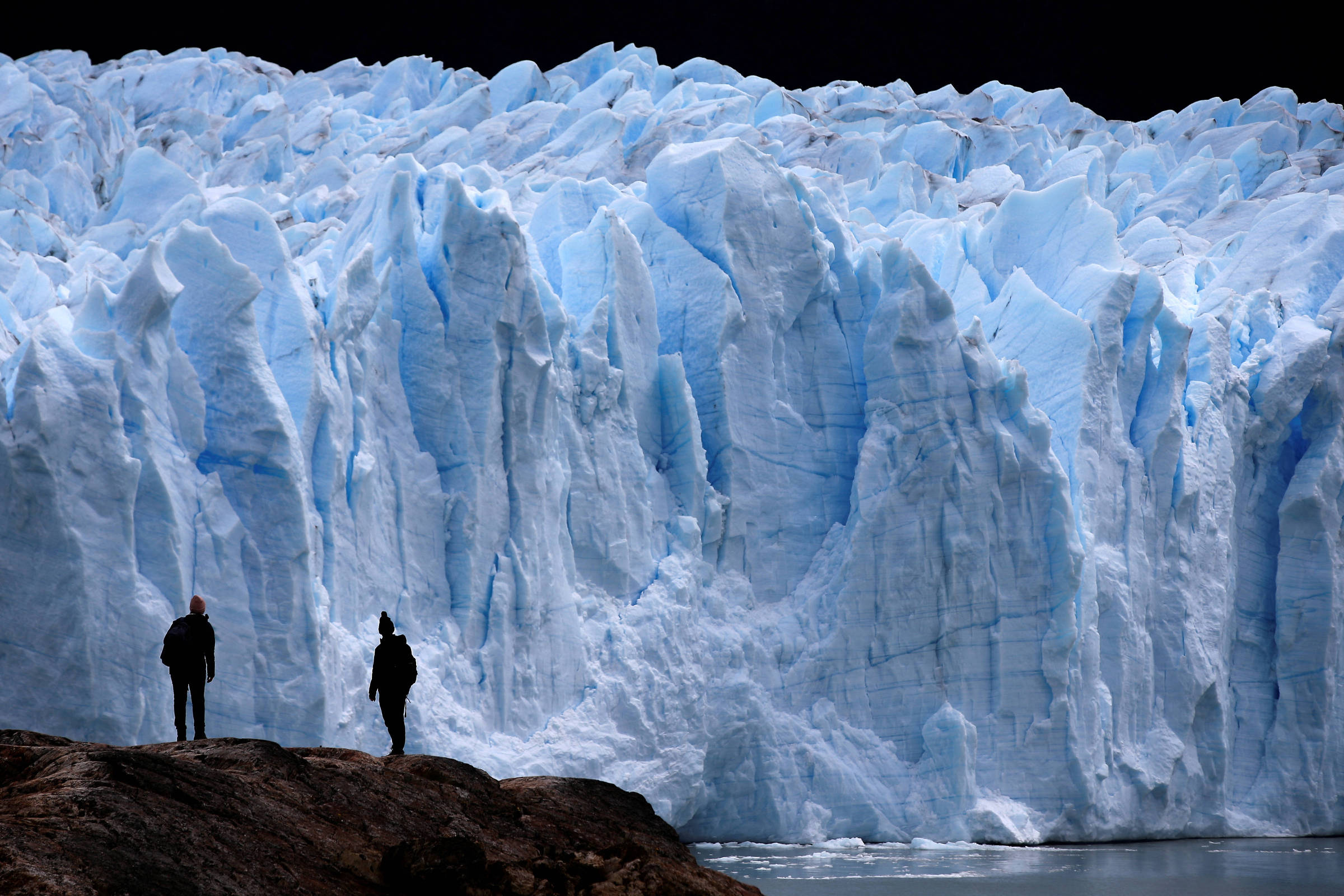 Queda de blocos de gelo em Perito Moreno, na Argentina, desperta admiração e preocupação