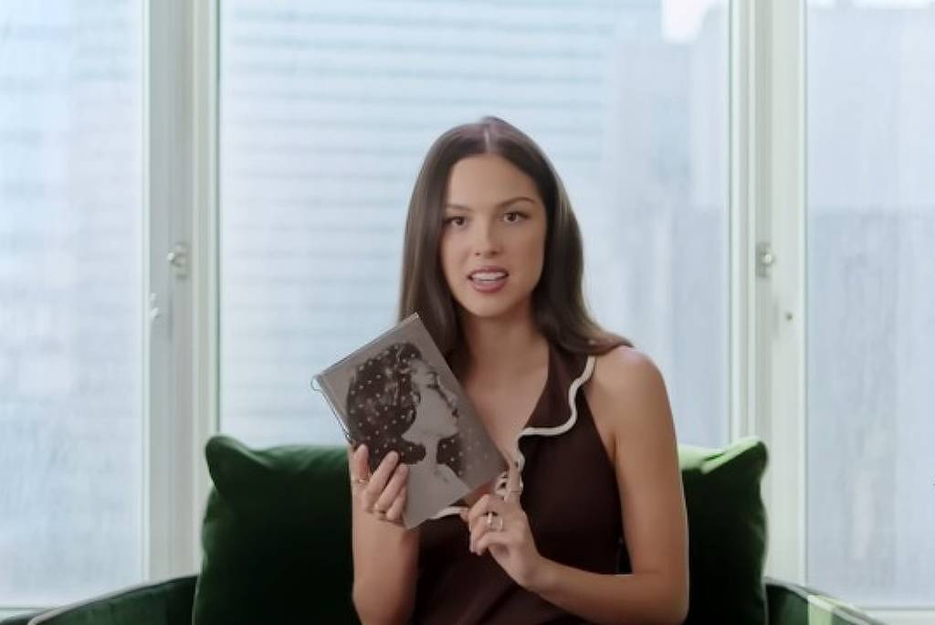 Olivia Rodrigo diz estar lendo Clarice Lispector: 'Anoto tudo, as palavras são lindas'