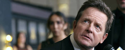 FILE PHOTO: Actor Michael J. Fox is interviewed at the 13th Governors Awards in Los Angeles, California, U.S., November 19, 2022. REUTERS/Mario Anzuoni/File Photo ORG XMIT: FW1