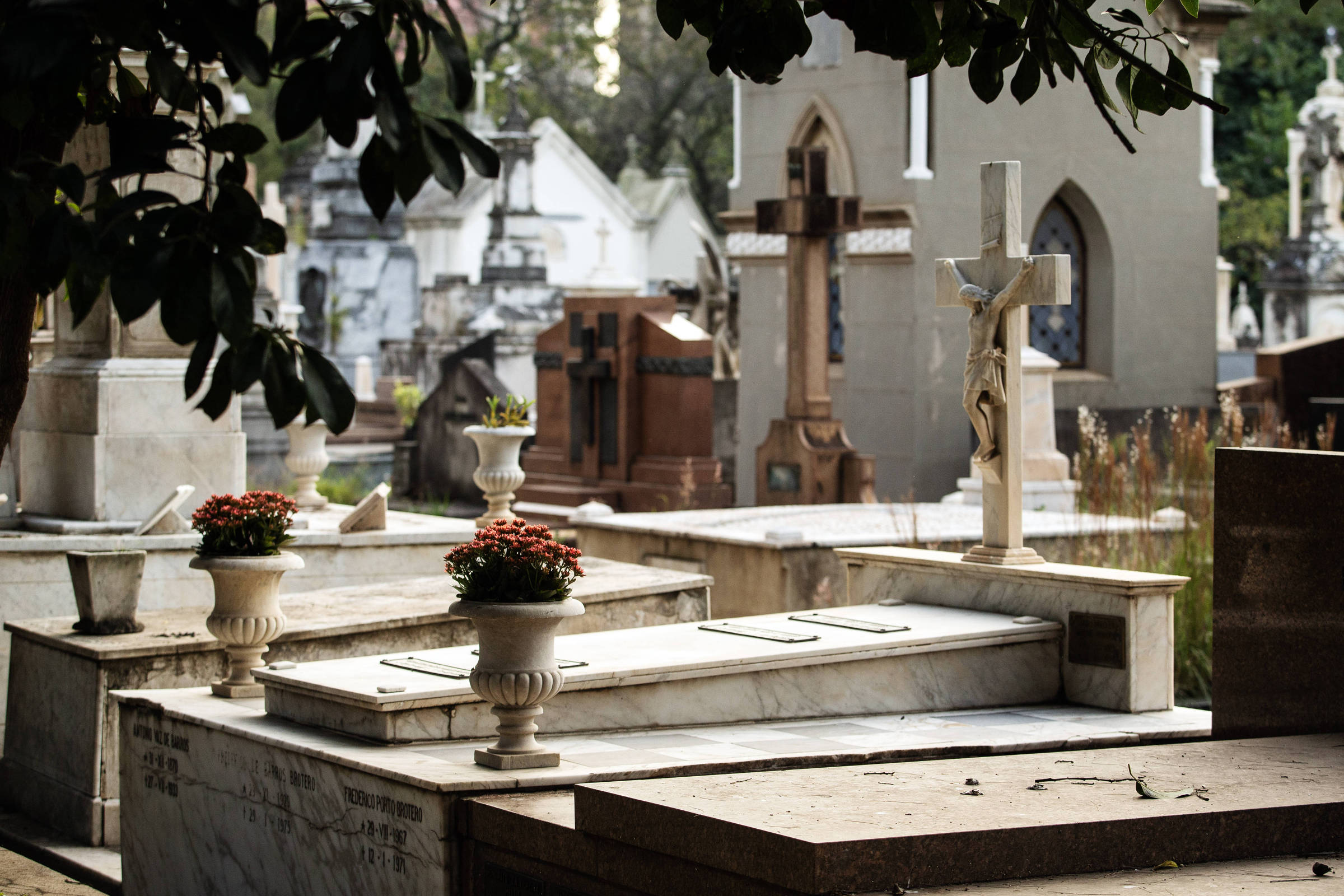 Número de mortes diminui 5% no Brasil e mantém movimento de queda no pós-pandemia