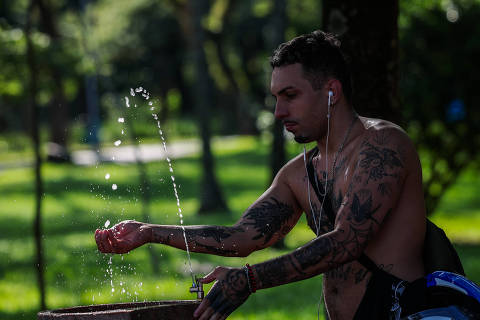 SAO PAULO, SP - 11/02/2025 - Movimentação no Parque Ibirapuera, em São Paulo, em dia de forte calor na cidade. (Foto: Danilo Verpa/Folhapress, COTIDIANO) ORG XMIT: 611322