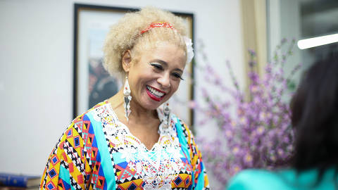SAO PAULO, SP, 13.05.2016:  Sonia Guimaraes, professora    -  ENTREGA DA MEDALHA DO MERITO CIVICO AFRO BRASILEIRO, HOMENAGEM AO MINISTRO MARCO AURELIO MELLO. (Foto: Bruno Poletti/Folhapress, FSP-MONICA BERGAMO) ***EXCLUSIVO FOLHA***