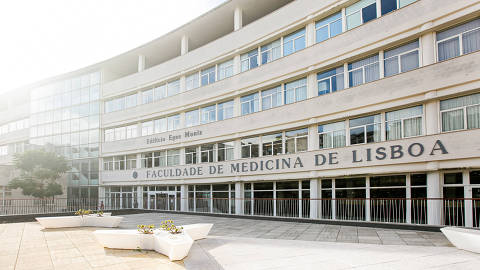 ** unig1** Portugal , A Faculdade de Medicina da Universidade de Lisboa é uma instituição pública universitária dedicada ao ensino e investigação na área da Medicina, Ciências da Nutrição e Ciências da Saúde.
( Foto:  Catarina Zimbarra / FMUL ) ORG XMIT: AGEN2303271817653599 DIREITOS RESERVADOS. NÃO PUBLICAR SEM AUTORIZAÇÃO DO DETENTOR DOS DIREITOS AUTORAIS E DE IMAGEM