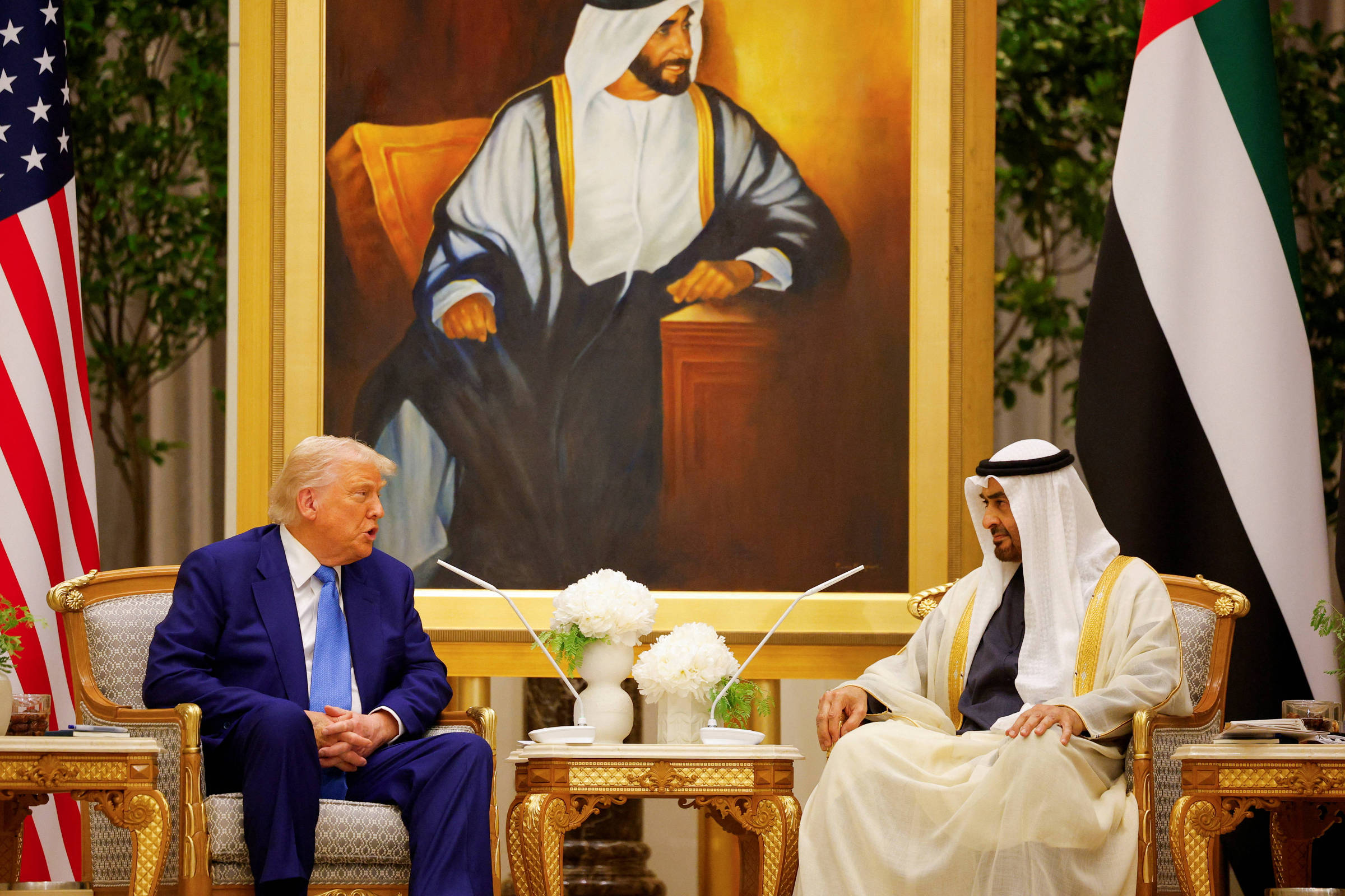 Trump conclui visita ao Golfo com promessas de investimentos