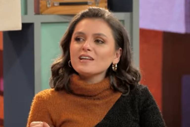 Monica Iozzi filma gritaria em voo e abandona avião após perrengue e pane elétrica