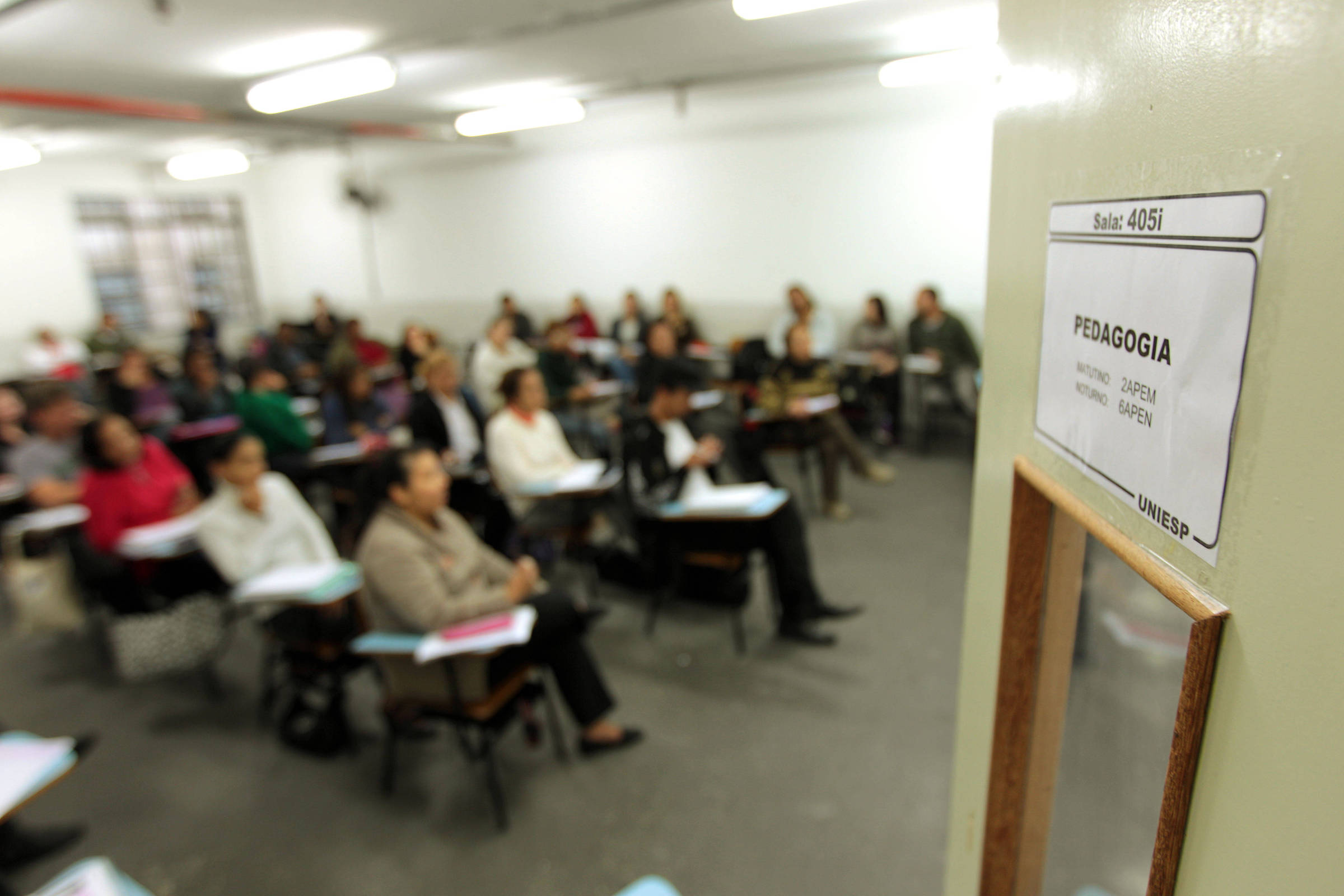 Mais professores, menos vagas: o impasse silencioso da docência no Brasil