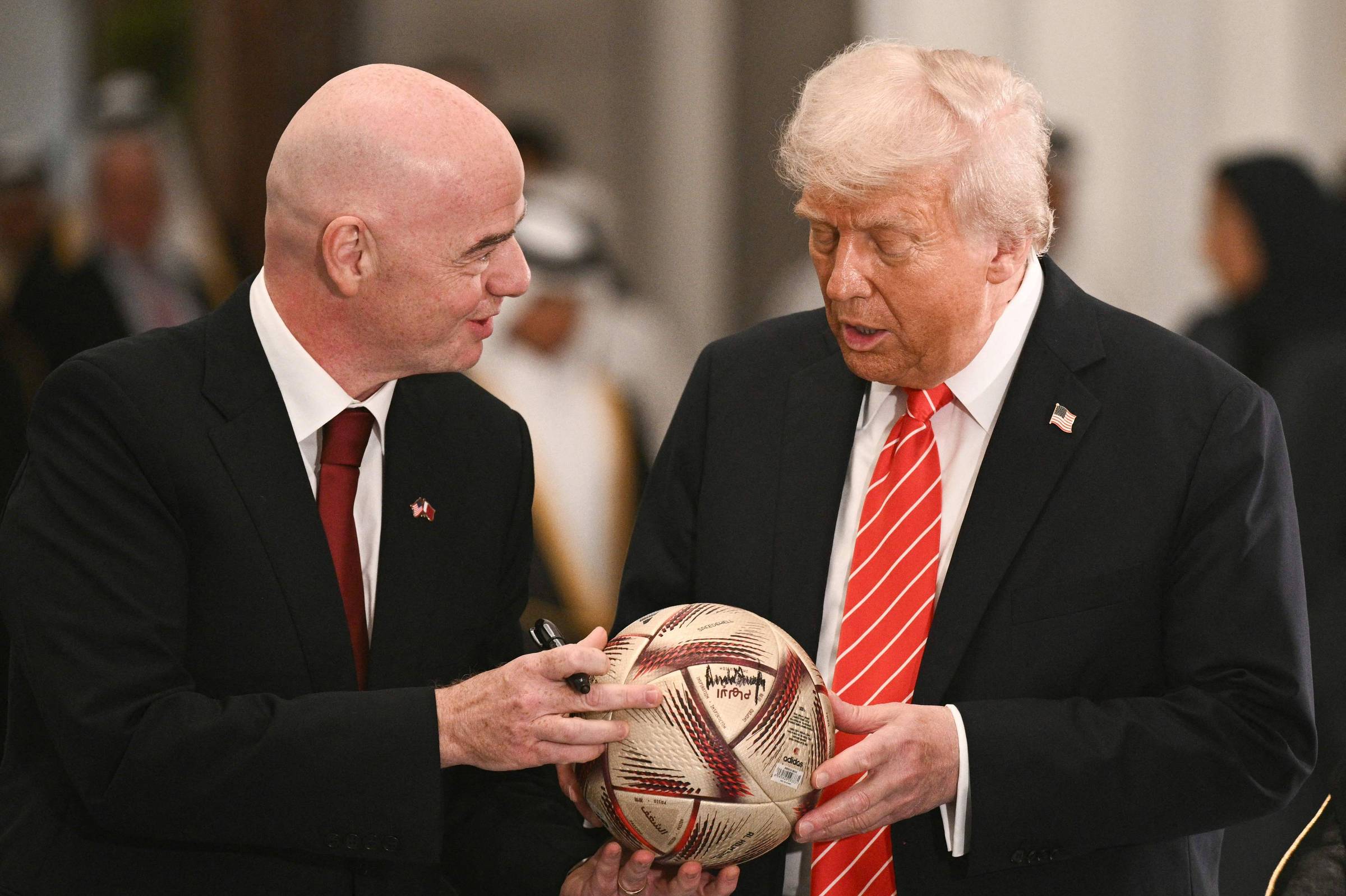 Presidente da Fifa e Trump reforçam aliança, usada pelos EUA como trunfo às vésperas da Copa do Mundo