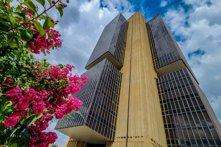 Economia ainda mostra sinais de força, apesar dos juros altos