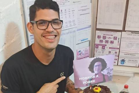 Fã faz aniversário com o tema Maria de Fátima