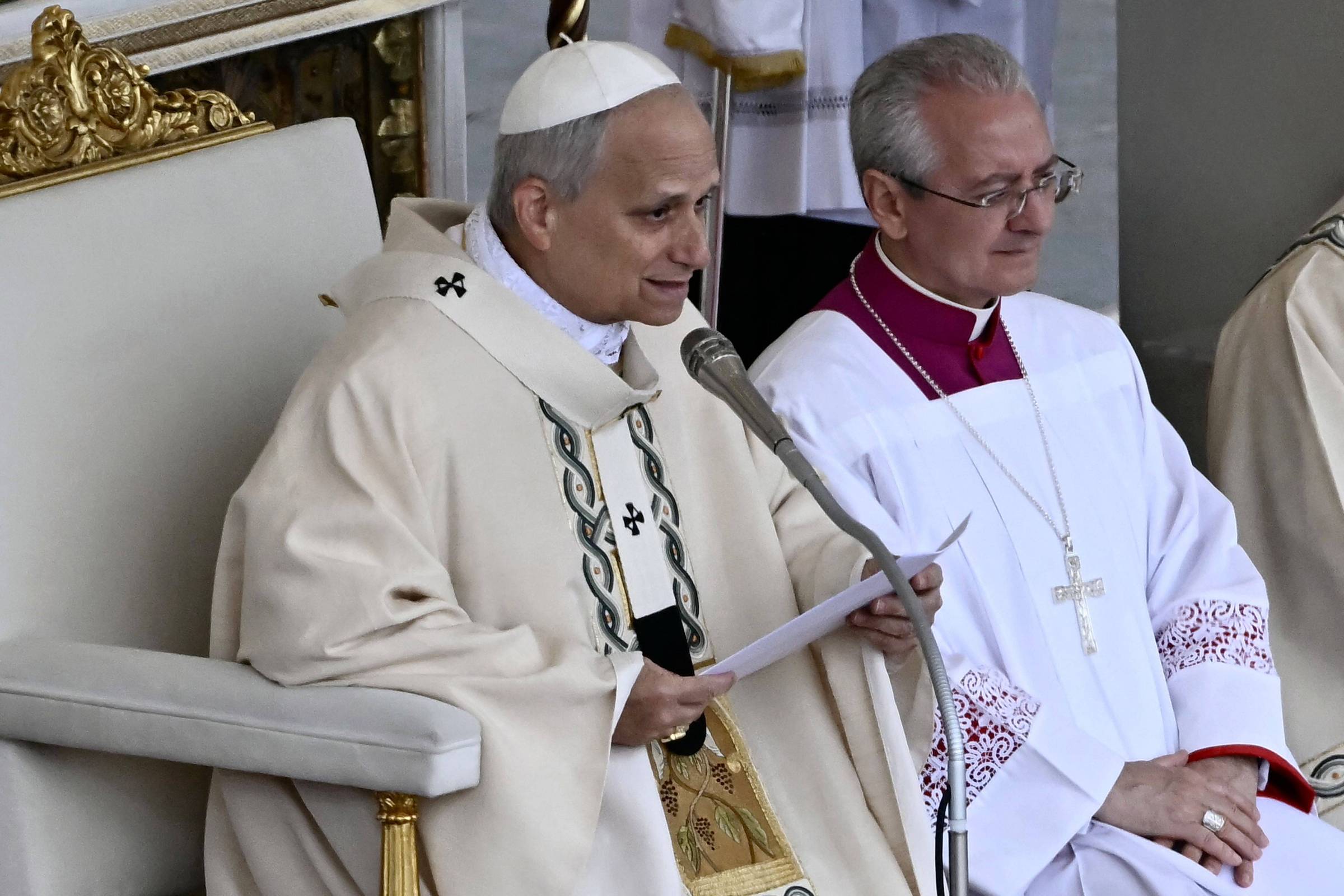 Papa tem de defender a Igreja sem cair na tentação de ser autocrata, diz Leão 14 em homilia