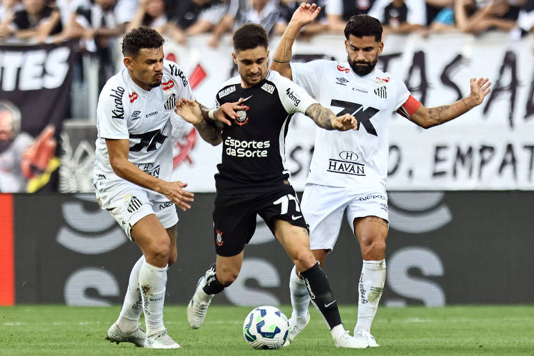 Corinthians vence clássico e afunda Santos na zona de rebaixamento