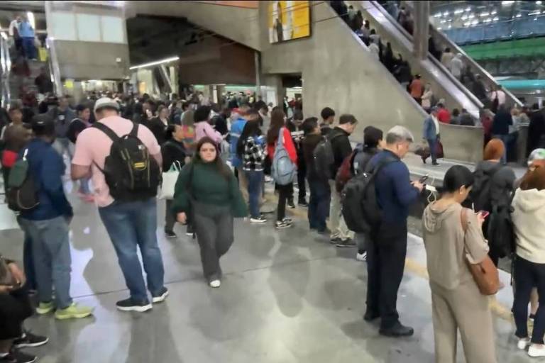 Após 3 horas de falha, linha 3-vermelha do Metrô de SP tem circulação normalizada