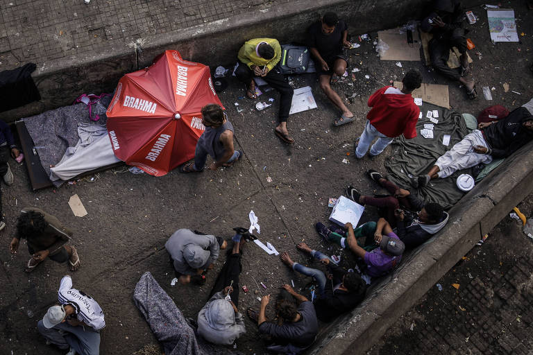 'Tomei borrachada': usuários relatam violência e pressão para sumirem da Cracolândia