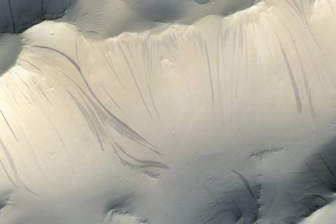 https://f.i.uol.com.br/fotografia/2025/05/19/1747676779682b6e6b64132_1747676779_3x2_th.jpg