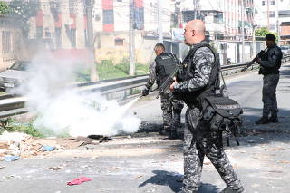 Operação na cidade de deus no rio de janeiro
