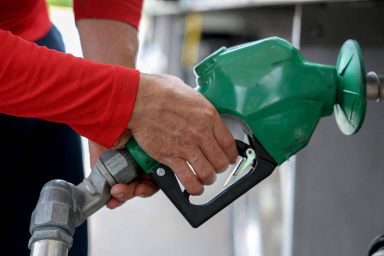 Distribuidoras tentam contornar embargo a diesel russo