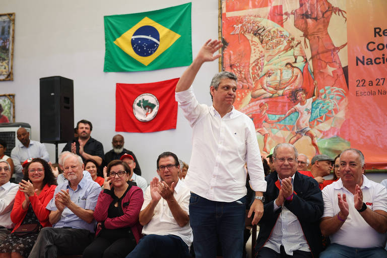 Movimentos convidam Lula a votar em plebiscito sobre fim da escala 6x1 e reforma do IR