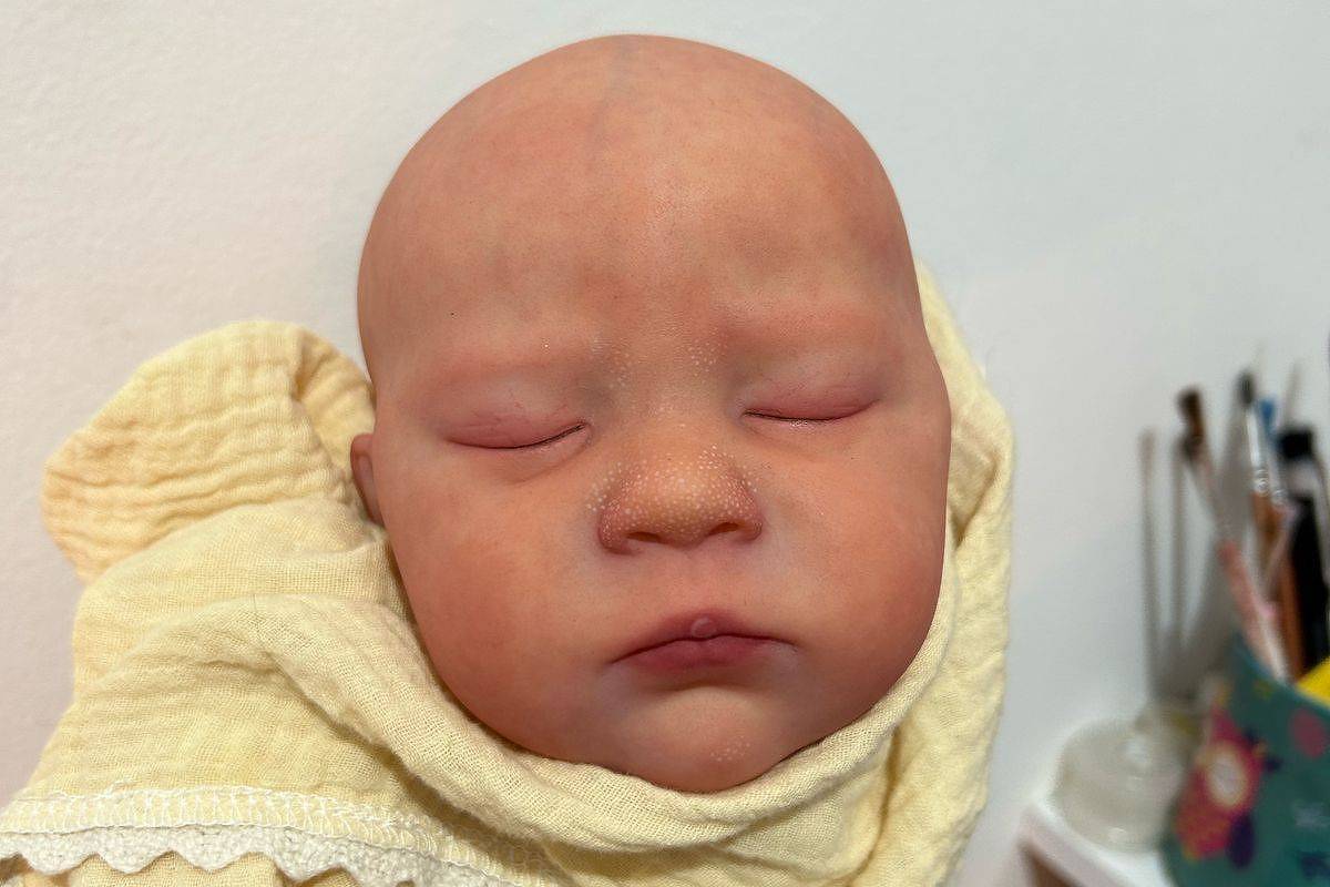 'Bebês reborn' são vendidos até usados e criam mercado de acessórios