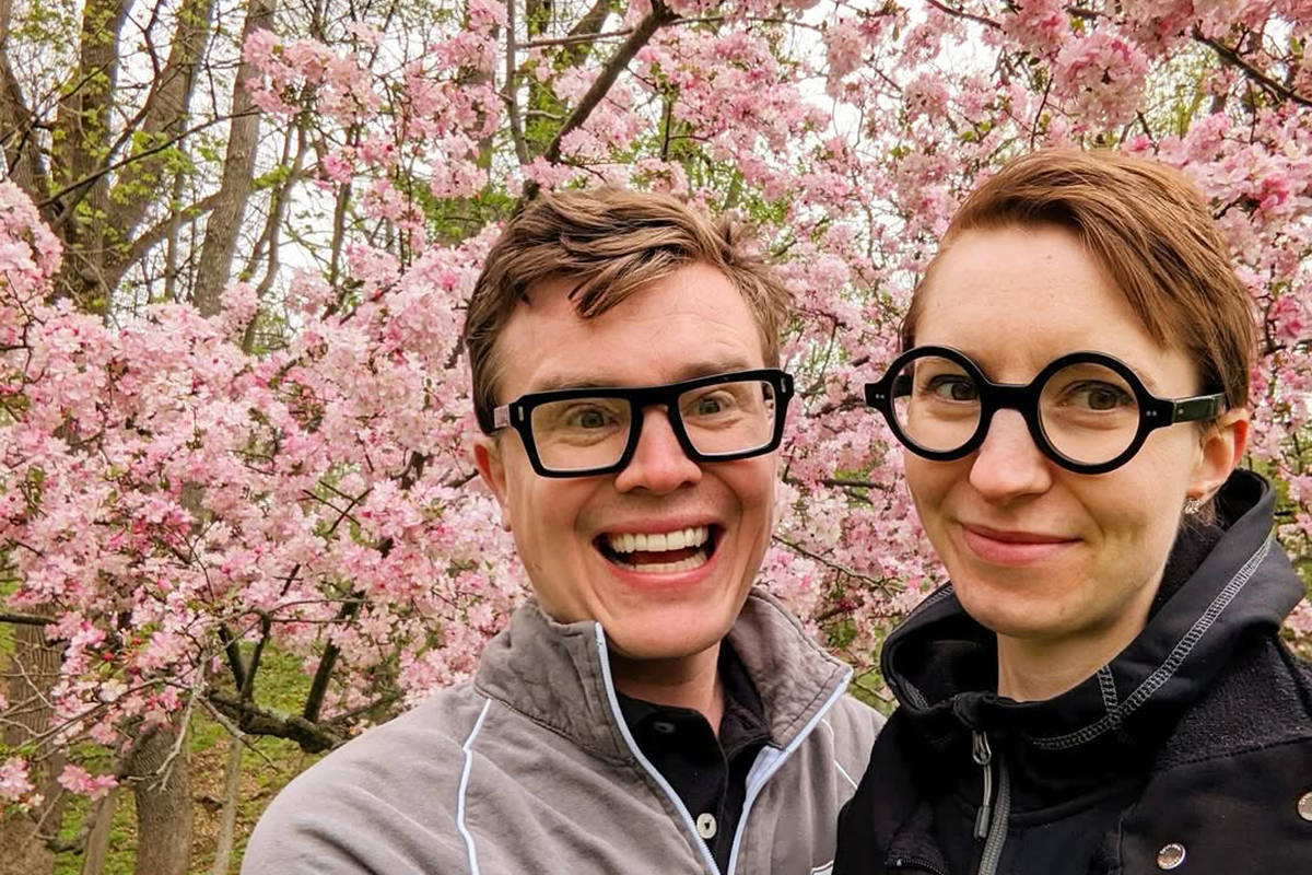 Casal estrela do movimento pró-natalista nos EUA defende FIV e seleção de embriões com QI alto