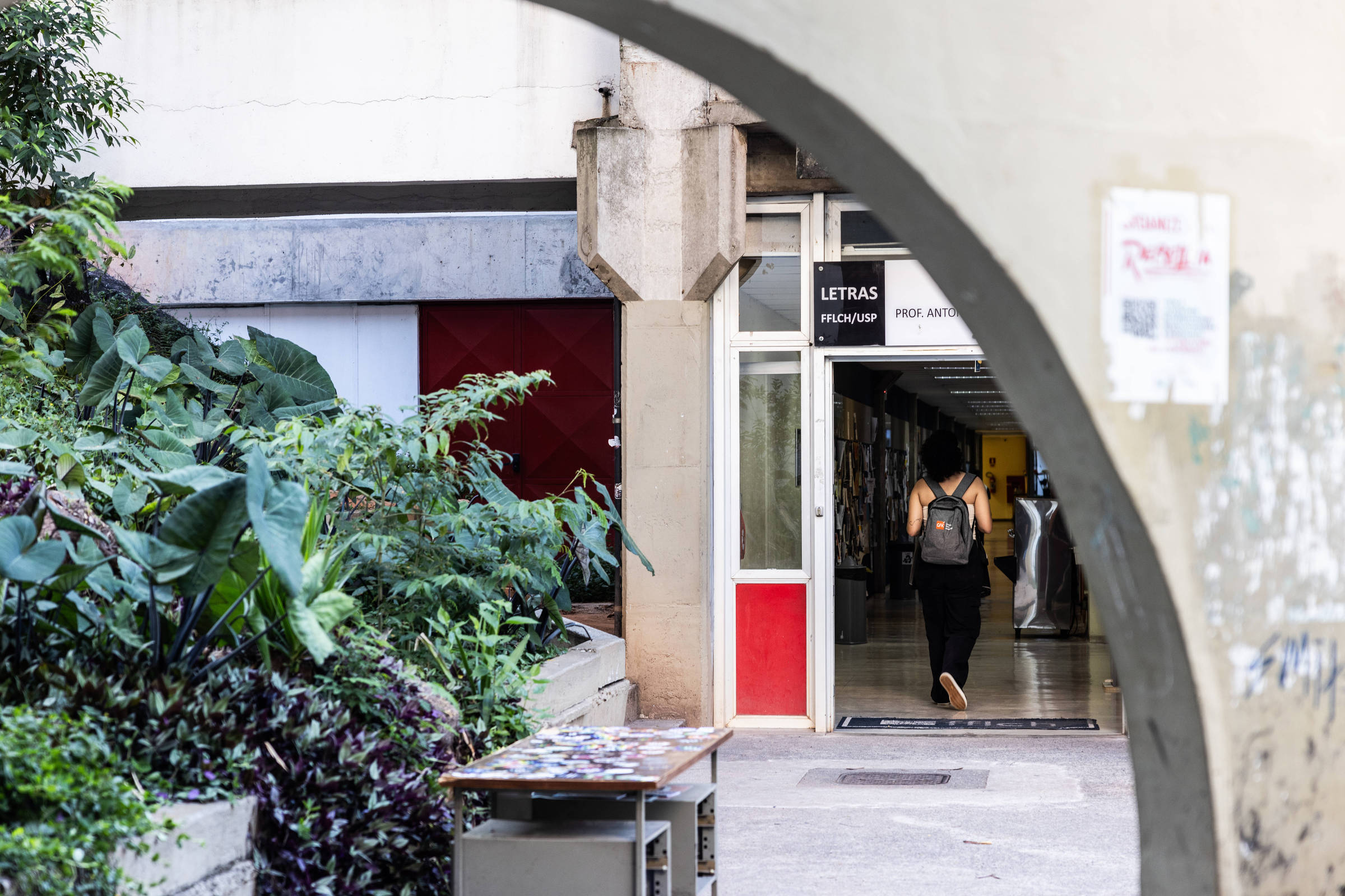 Fim de licenciatura de linguística na USP mostra vitória do mercado sobre a educação