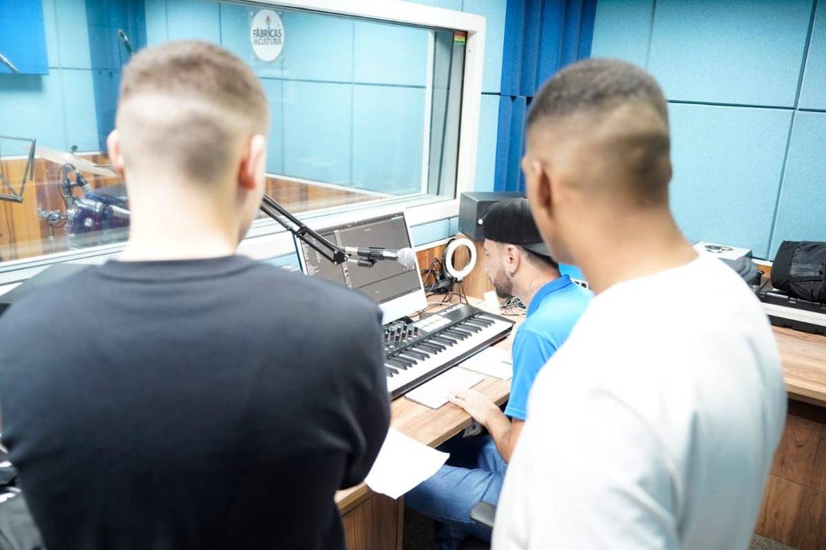 Oficinas de rap, poesia e moda chegam a jovens da Fundação Casa