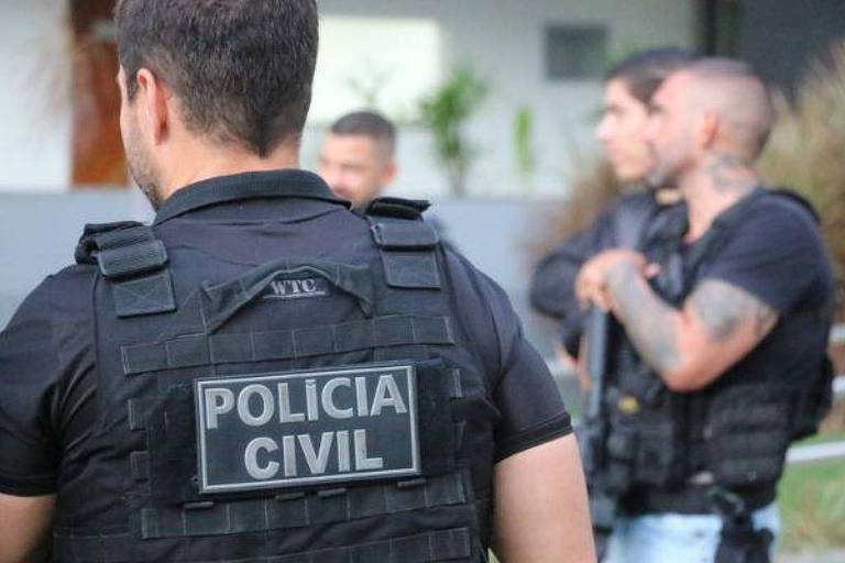 Bandidos com fuzis atiram em carro de diretor de presídio na Bahia