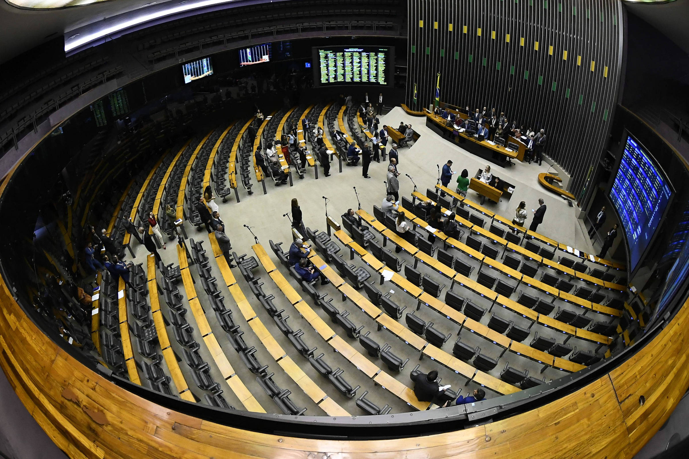 Congresso terá que repartir emendas ou elevar limite se ampliar número de deputados