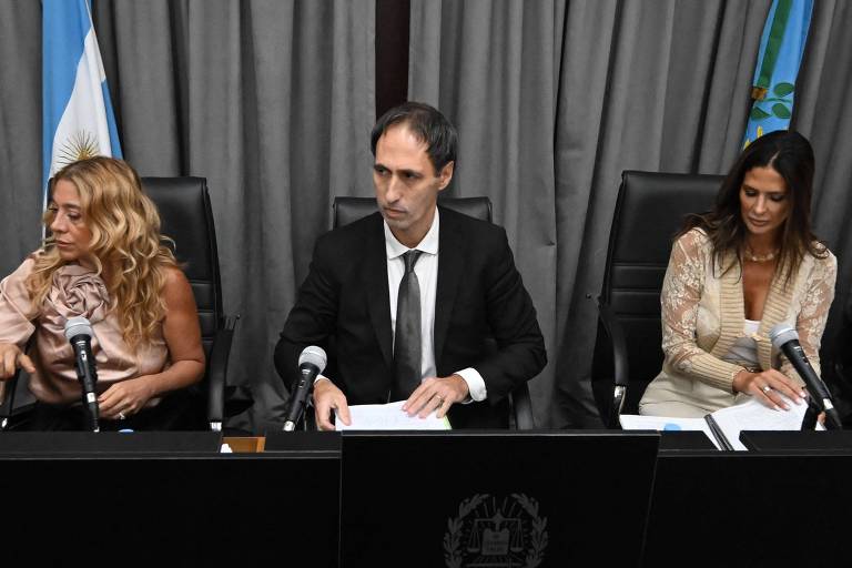 Juíza é acusada de parcialidade e julgamento pela morte de Maradona é suspenso