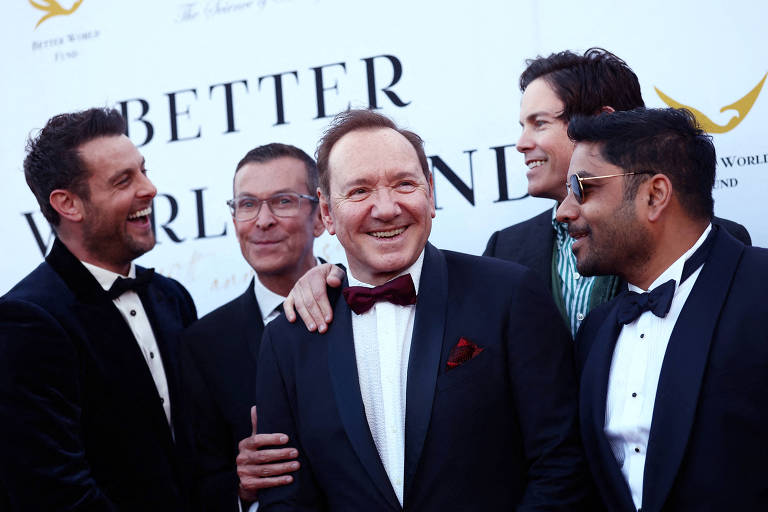 Kevin Spacey é premiado durante evento em Cannes sem ligação com o festival