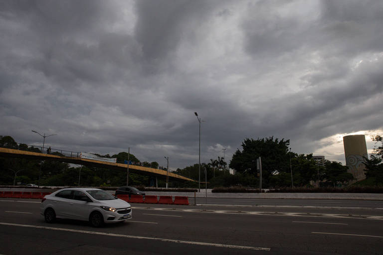 Tempo muda e quinta (22) deve ser nublada e com chuva em São Paulo