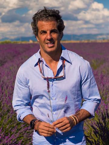 Empresário e apresentador Álvaro Garnero