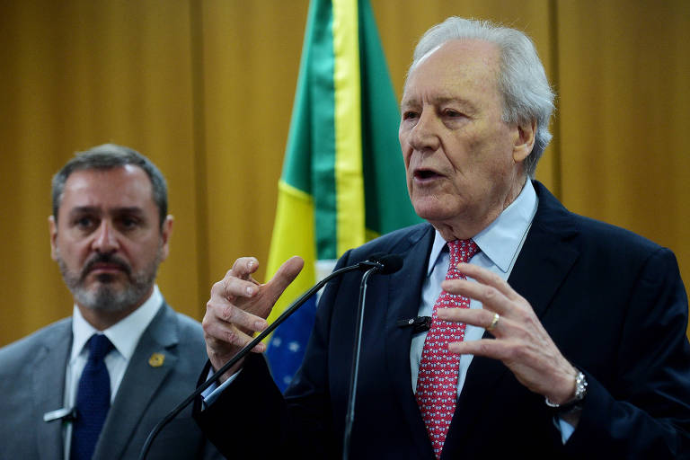 Não há evidências de ação em larga escala de espiões no Brasil, diz Lewandowski