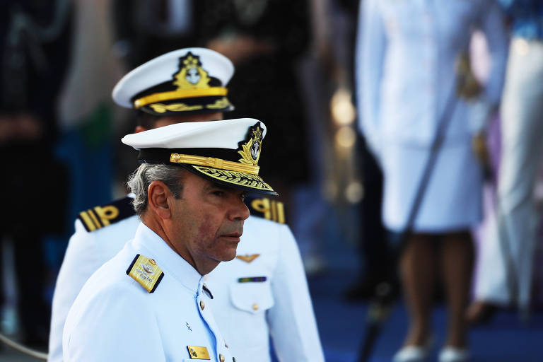 Chefe da Marinha pede para não depor a favor de antecessor ligado a golpismo, mas Moraes nega