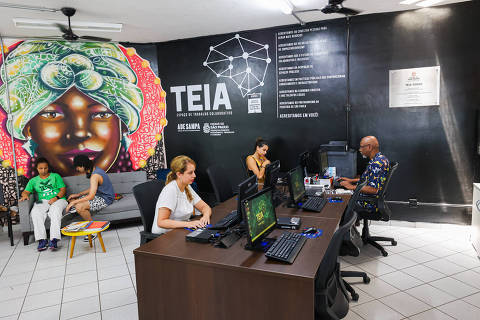 Empreendedores utilizam espaço do Teia Taipas, na zona norte da cidade 