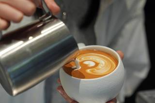 ChineseToday | Cafe founder creates cozy space in east China metropolitan