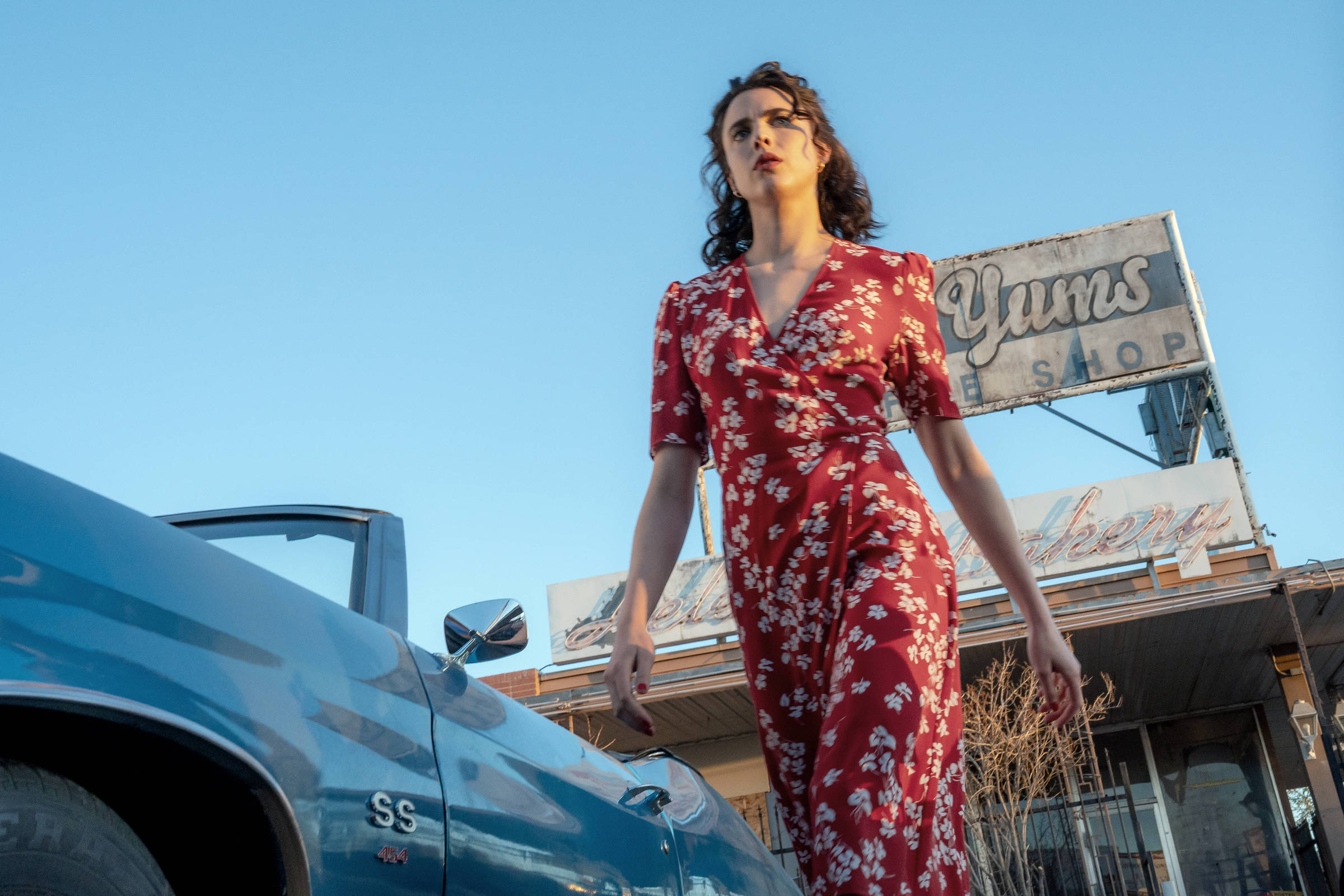 Comédia sensual de Ethan Coen em Cannes mostra lésbica que caça assassinos
