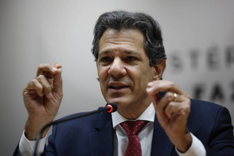 Haddad diz que sofre bastante no cargo, mas que gosta de onde está