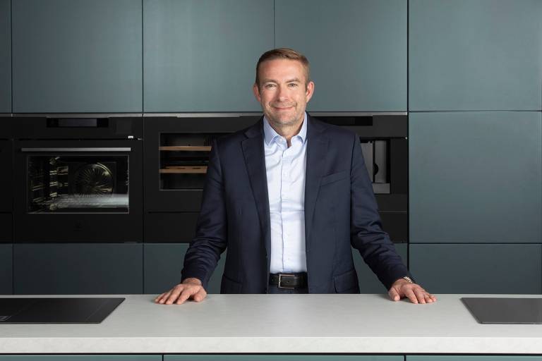 CEO da Electrolux mira expansão no Brasil, mas câmbio e juros preocupam