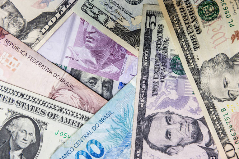 Dólar e Bolsa caem em dia de impasse com IOF e desemprego baixo
