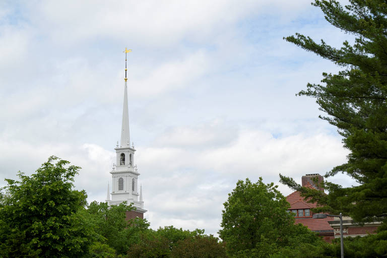 Ao atacar Harvard, governo Trump quer também atacar a China