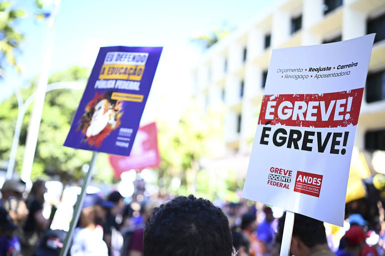 Aumento do funcionalismo gerou crise nas universidades federais