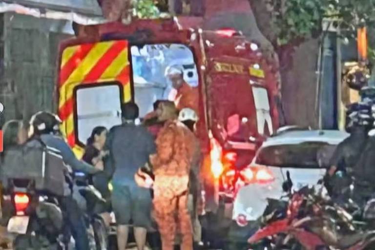 Homem joga carro contra grupo após discordância política no RJ, relatam vítimas