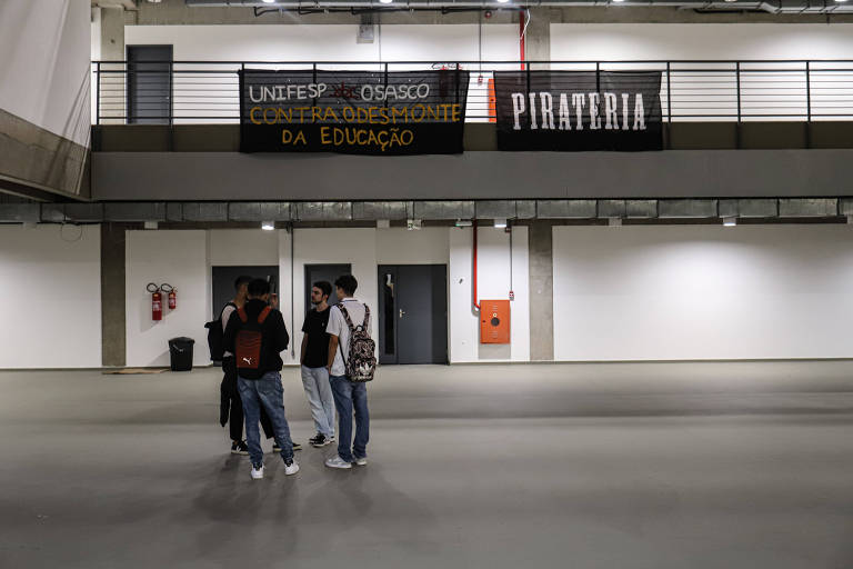 Lula prepara recomposição de orçamento para universidades após reduzir repasses