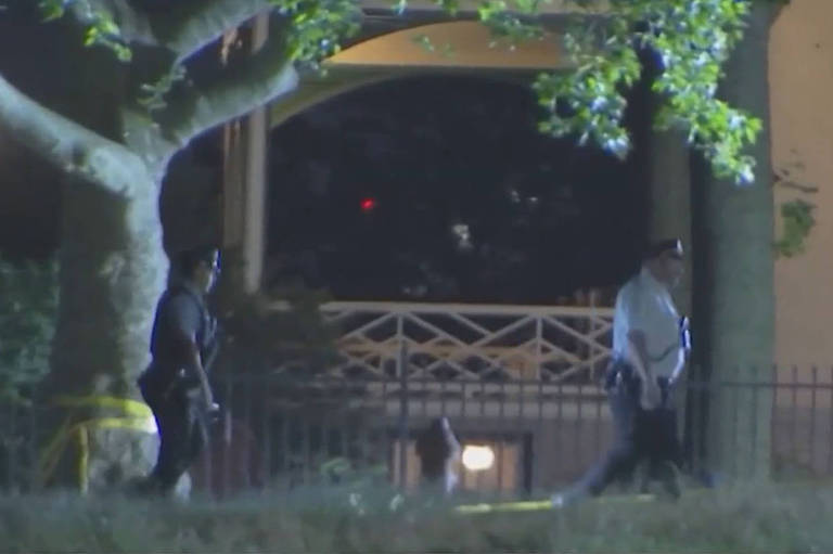 Ataque a tiros mata duas pessoas na Filadélfia durante feriado militar nos EUA