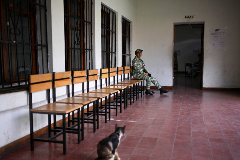Após confirmar domínio do Parlamento, Maduro avança em reforma da Constituição