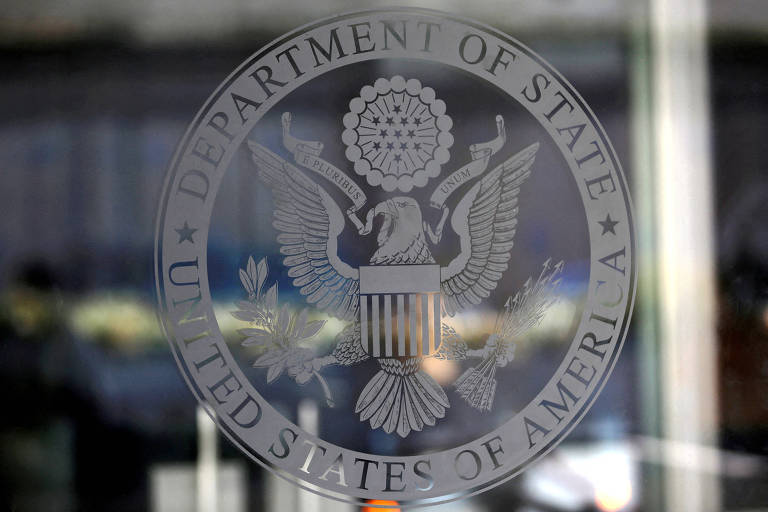 Governo Trump suspende agendamentos de visto estudantil para os EUA