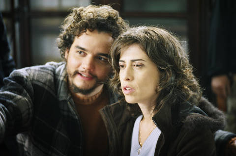 Wagner Moura e Fernanda Torres em 'Saneamento Básico, o Filme', de Jorge Furtado