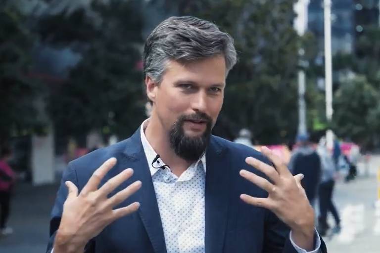 Nunca é expulsar, mas atrair outros grupos, diz ativista de transformações em Nova York sobre cracolândias