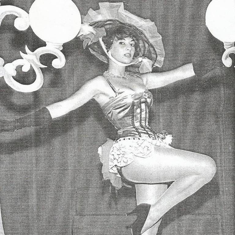 A atriz de rebolado dos anos 60 Carmen Veronica